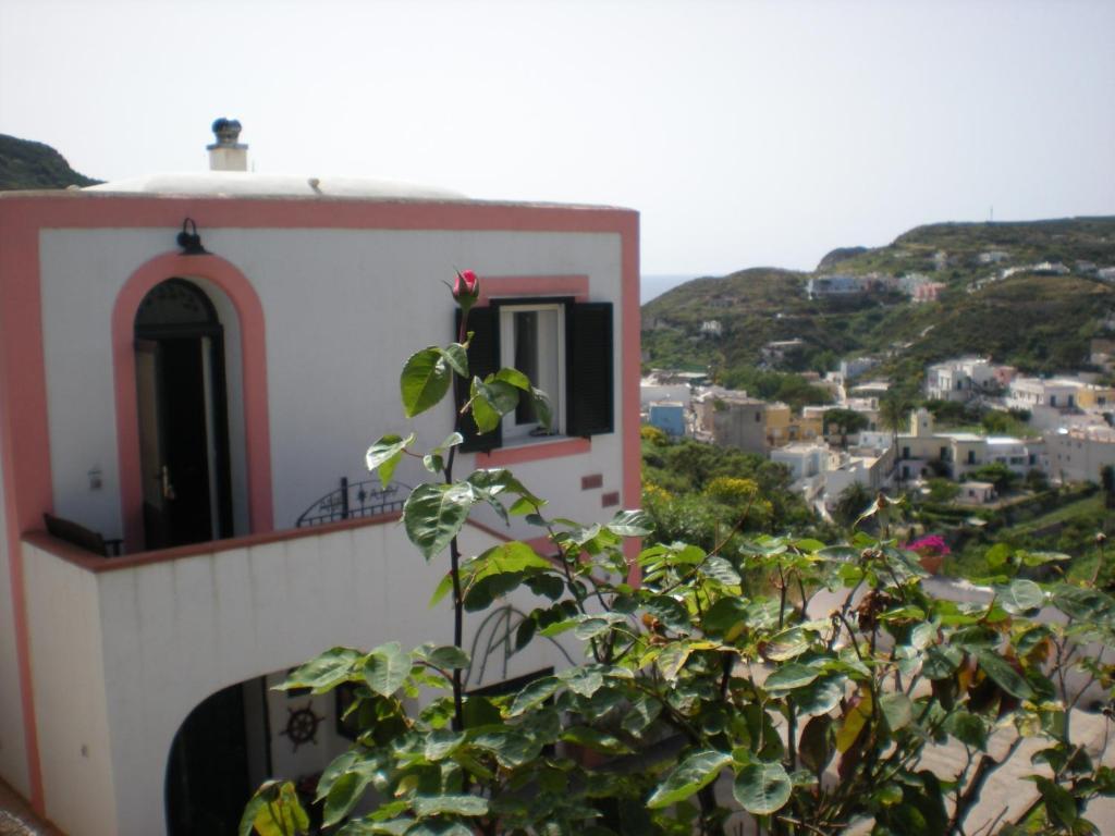 Villa Pina Ponza Exteriör bild